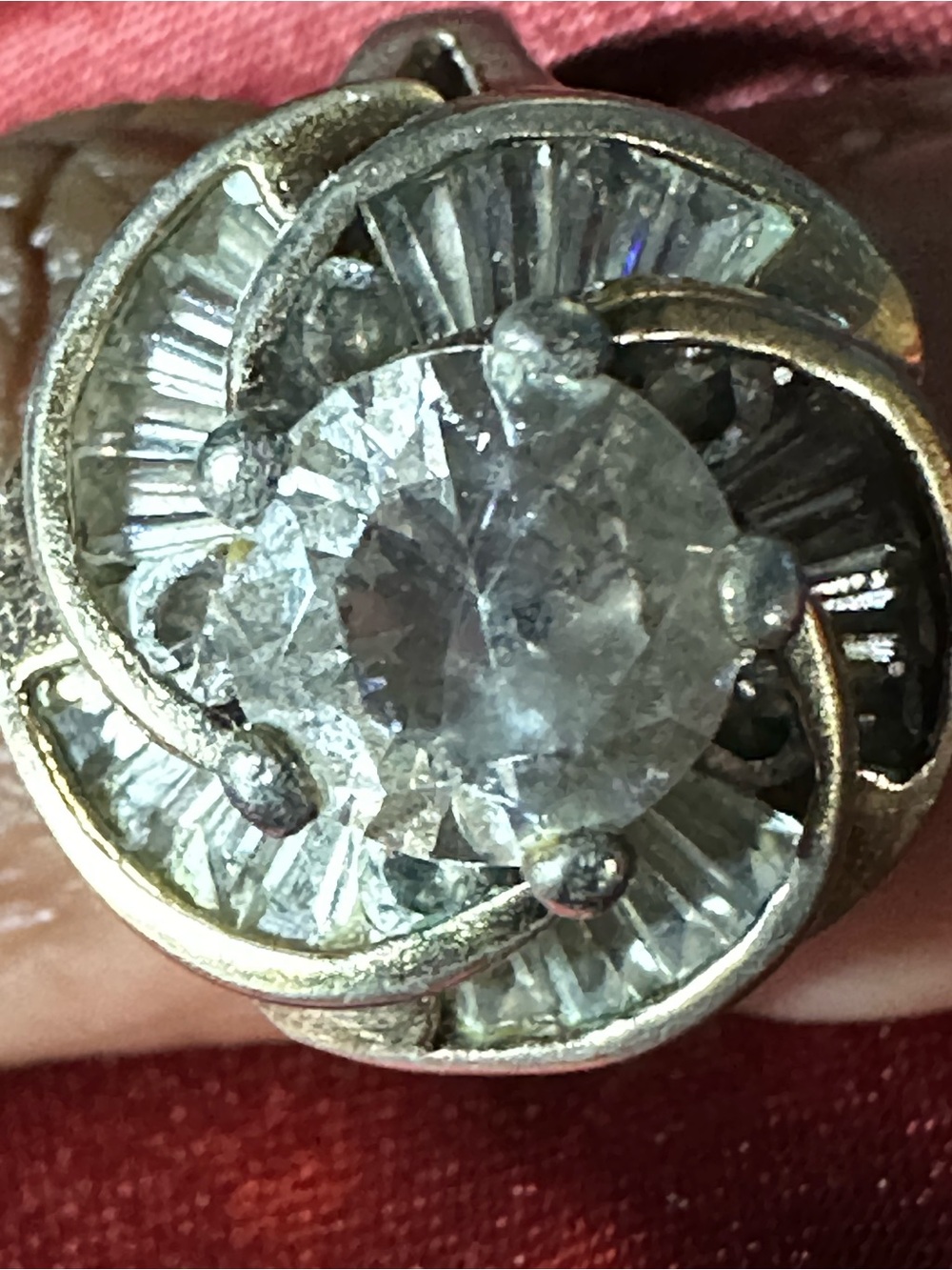 Vintage Statement Ring – $490

Beautiful vintage statement ring featuring a larg